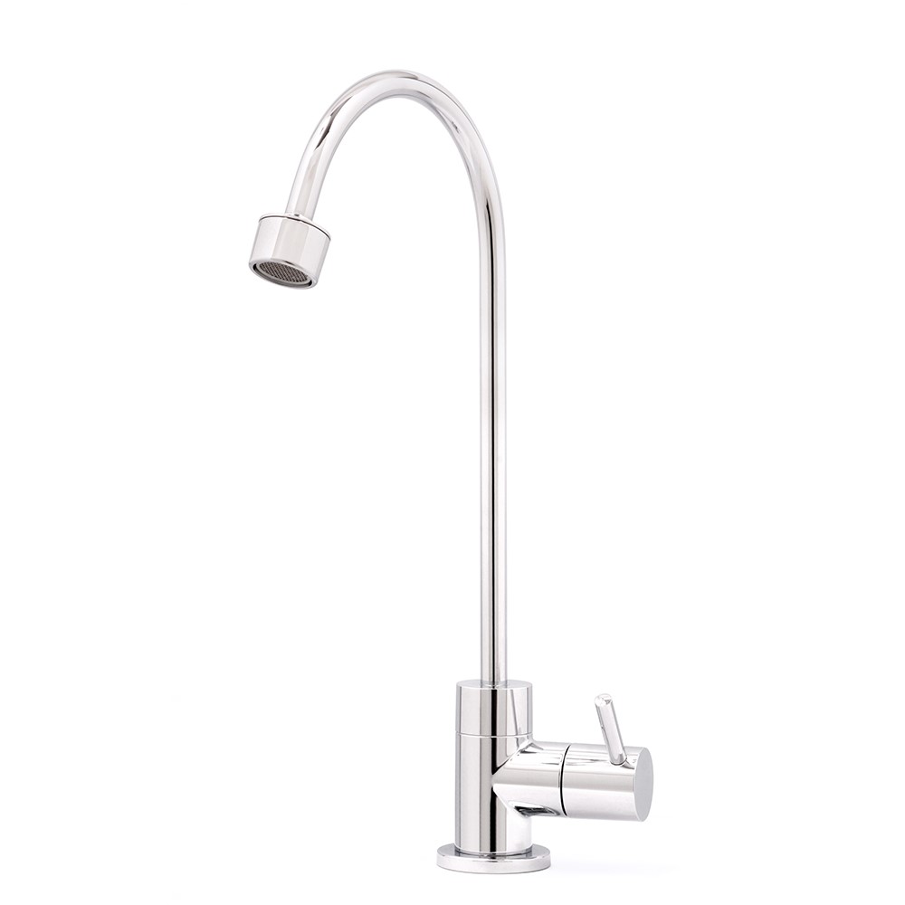 Classic water tap with steel aerator